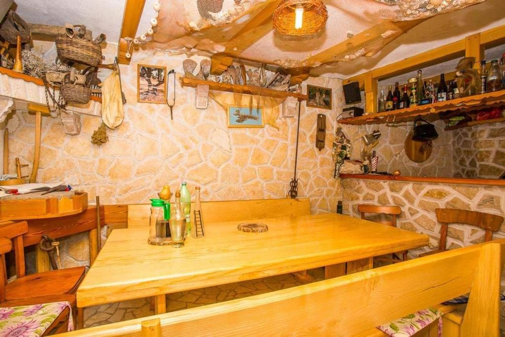 Apartmani Tatjana 라브 외부 사진